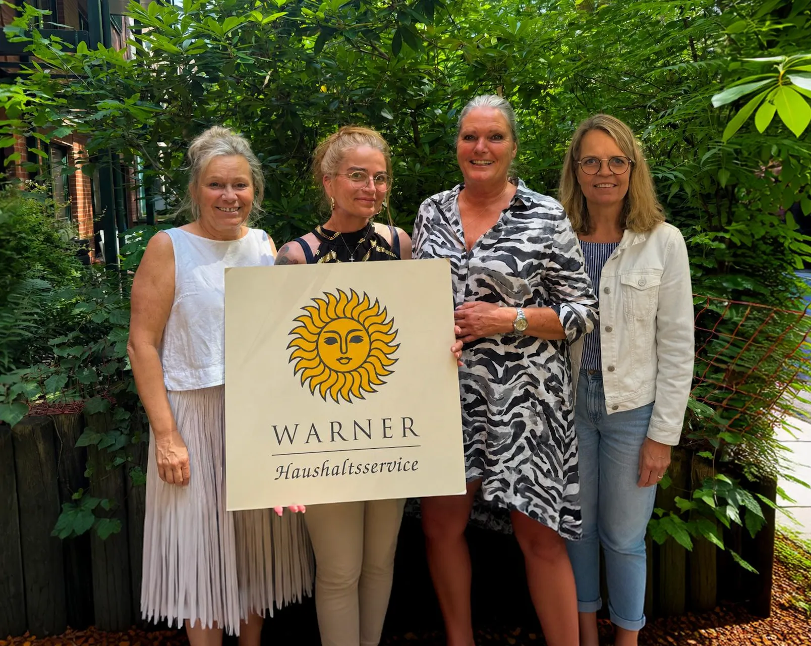 Das Team der Warner Haushaltsservice GmbH in Hamburg